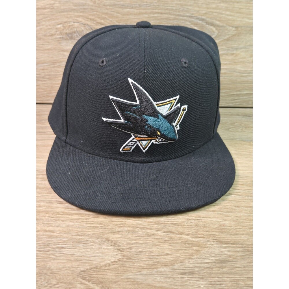 Fanatics NHL San Jose Sharks Fitted hat cap Black Embroidered. Size 8